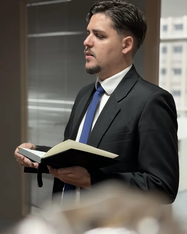 Dr. Felipe Nascimento no escritório da Compass, no Centro do Rio de Janeiro